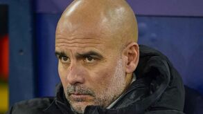 Psicóloga sobre os arranhões de Guardiola: «É possível que seja um reflexo da elevada pressão»