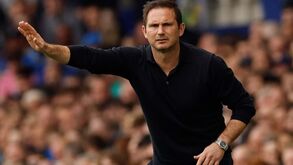 Lampard bateu (numerosa) concorrência: Antigo médio a caminho do Coventry
