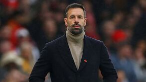 Ruud van Nistelrooy a caminho do Leicester
