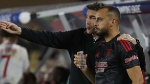 Arthur Cabral volta a marcar: 