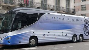 Autocarro do Real Madrid envolvido em acidente numa autoestrada em Inglaterra