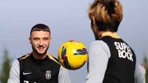 Debast recuperado é novidade no treino do Sporting