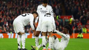 Mais problemas para Ancelotti: Camavinga aumenta para 7 o número de lesionados no Real Madrid