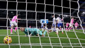 Southampton de Mateus Fernandes impõe empate em casa do Brighton