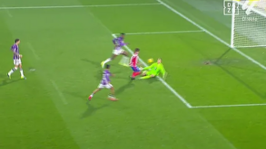 Griezmann marcou este golaço e até aos adeptos adversários se levantaram para aplaudir