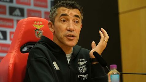 Da ironia sobre os centrais com 'Ricardo Rocha a treinar' à situação de Bah e Renato Sanches: tudo o que disse Lage