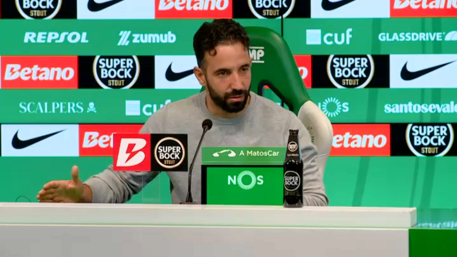 Treinador do Sporting justifica saída para os red devils