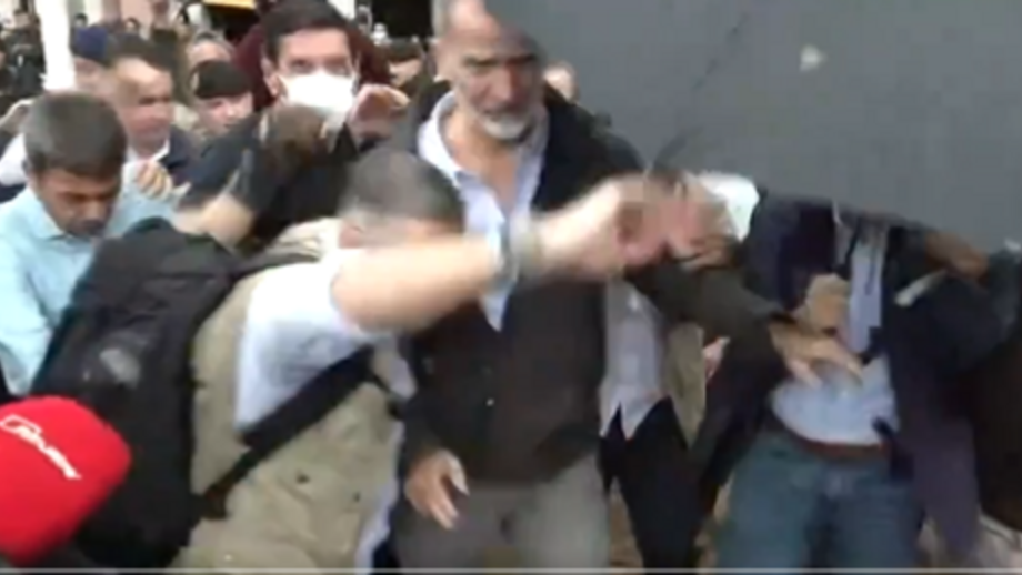Um dos guarda-costas da comitiva ficou ferido