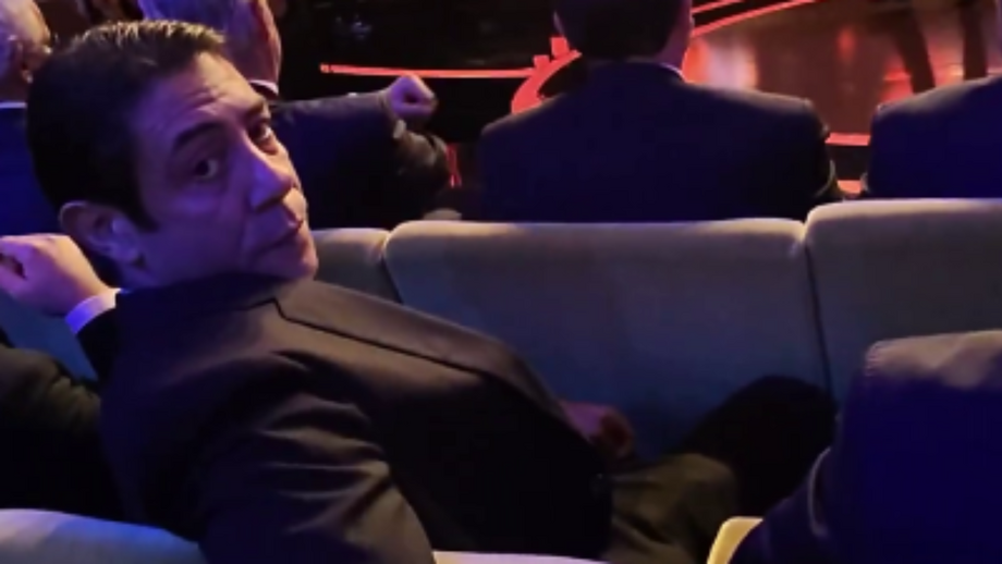 Capitão da Seleção Nacional usou uns óculos especiais para a ocasião