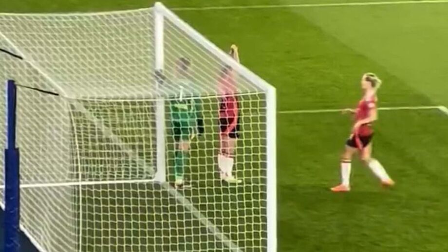 Momento inacreditável foi protagonizado pelas jogadoras dos red devils diante do Leicester