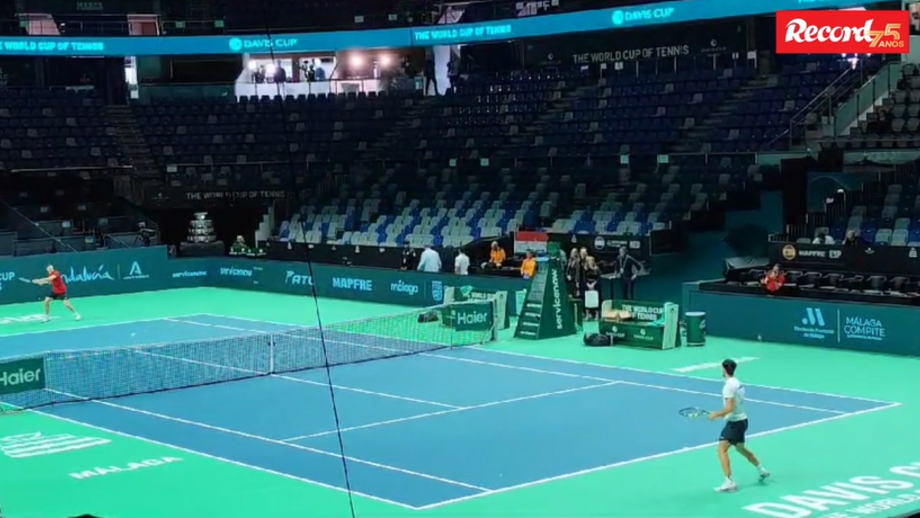 O número 3 do Mundo fez o aquecimento com Marcel Granollers