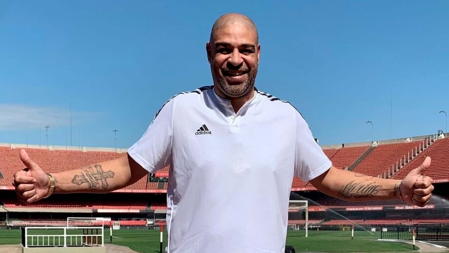 Festa digna de um... Imperador: Maracanã acolhe jogo de homenagem a Adriano