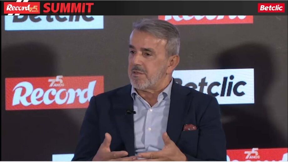 Ex-jogador recorda momento do futebol português no 'Record Summit'