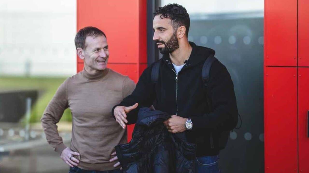 Dan Ashworth com Amorim no dia da chegada do treinador português ao clube