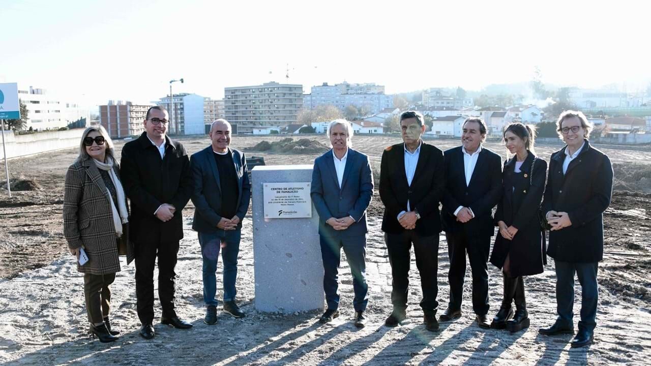 Dirigente esteve na cerimónia de lançamento da primeira pedra da futuro Centro de Atletismo de Famalicão