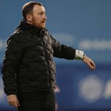 Cathro e a visita ao Benfica: «Não acreditamos que o Pai Natal nos vai oferecer alguma coisa»