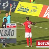 Santa Clara-Sp. Braga: Lucas Soares viu dois amarelos seguidos e foi expulso na primeira parte