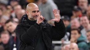 «Vais ser despedido amanhã de manhã»: adeptos do Liverpool provocam Guardiola e este não foi de modas