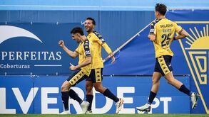 A crónica do Estoril-Famalicão, 2-2: manter tradicão com novo sistema 
