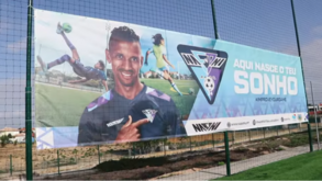 Nani inaugura academia de futebol no Seixal
