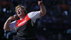 Morreu Ilke Wyludda, campeã olímpica de lançamento do disco em Atlanta'1996