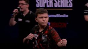 Menino prodígio de 12 anos encanta nos dardos e número 4 do mundo já vibra: «Vai ser especial»