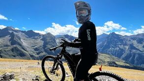 «Enquanto tentava despir-me não parava de repetir que me ia violar»: ciclista denuncia chocante agressão na Taça do Mundo 