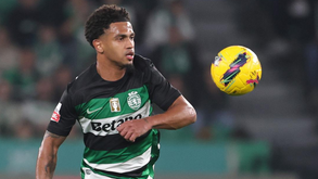 João Pereira segura Edwards: inglês vai para a quarta titularidade seguida