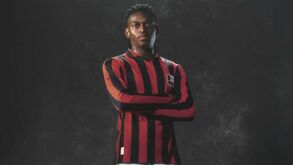 Milan comemora 125.º aniversário com equipamento desenhado pelos adeptos