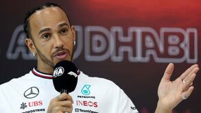 Hamilton despede-se da Mercedes em saída emocionalmente 