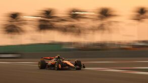 Lando Norris acaba primeiro dia em Abu Dhabi na frente