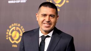 Riquelme deixa aviso a Benfica e Bayern: «Somos o maior clube do Mundo»