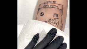 Adepto do Botafogo tatua patada de Gregore na final da Libertadores na perna