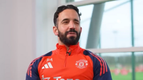 Como Amorim treinador trabalharia com Amorim jogador? «Não teria hipótese no Man. United...»
