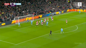 Outra vez os cantos: Nottingham Forest silenciou Old Trafford logo aos 88 segundos