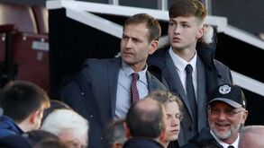 Expulsão com escolta? Imprensa revela detalhes da saída do diretor desportivo do Man. United