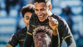 P. Ferreira-Portimonense, 0-1: Cabeçada de Tumble nos descontos 'trama' castores