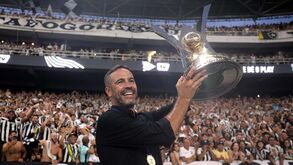 Venha mais um troféu para o Botafogo