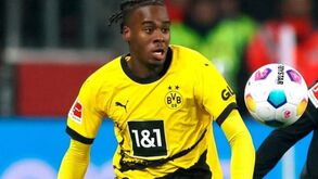 Borussia Dortmund avisa que Gittens não está à venda