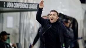 Treinador do St. Gallen projeta jogo com o V. Guimarães: «Temos de tentar surpreender»
