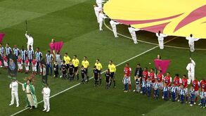 Pode haver um Benfica-Sporting no playoff da Champions: recorde os duelos entre equipas portuguesas na Europa