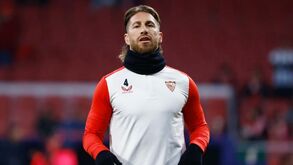 O mercado está de volta e estes 15 jogadores estão livres para assinar por qualquer clube