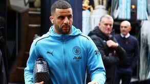 Kyle Walker pede medidas após ser alvo de comentários racistas online