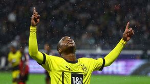 Borussia Dortmund reage ao caso Moukoko: «Os documentos continuam a ser válidos»