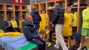 Trubin foi ao balneário cumprimentar jovens sub-15 da Ucrânia que defrontaram Portugal