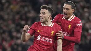Crónica do Liverpool-Fulham, 2-2: Talismã Diogo Jota regressa para evitar derrota