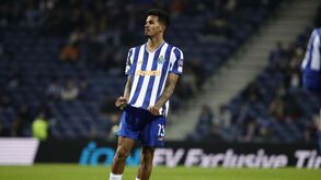 Galeno ganha vida a andar para trás: FC Porto faz mais ataques pela esquerda