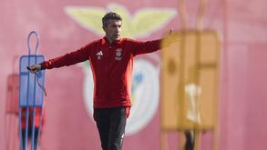 Lateral de volta 'às raízes': o onze provável do Benfica para o jogo com o AVS SAD