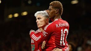 Amorim deixa Rashford e Garnacho fora do dérbi: «Presto atenção a tudo, à forma como comem, como se vestem...»