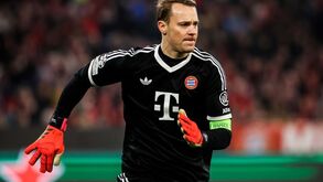 Manuel Neuer vai renovar com o Bayern Munique